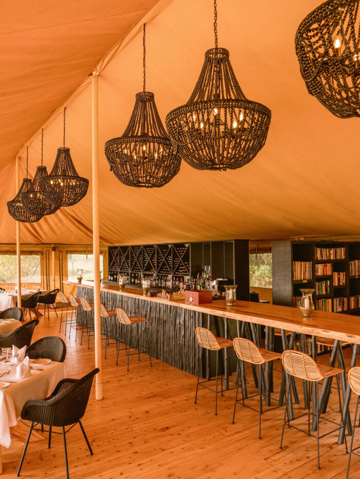 dining area with bar